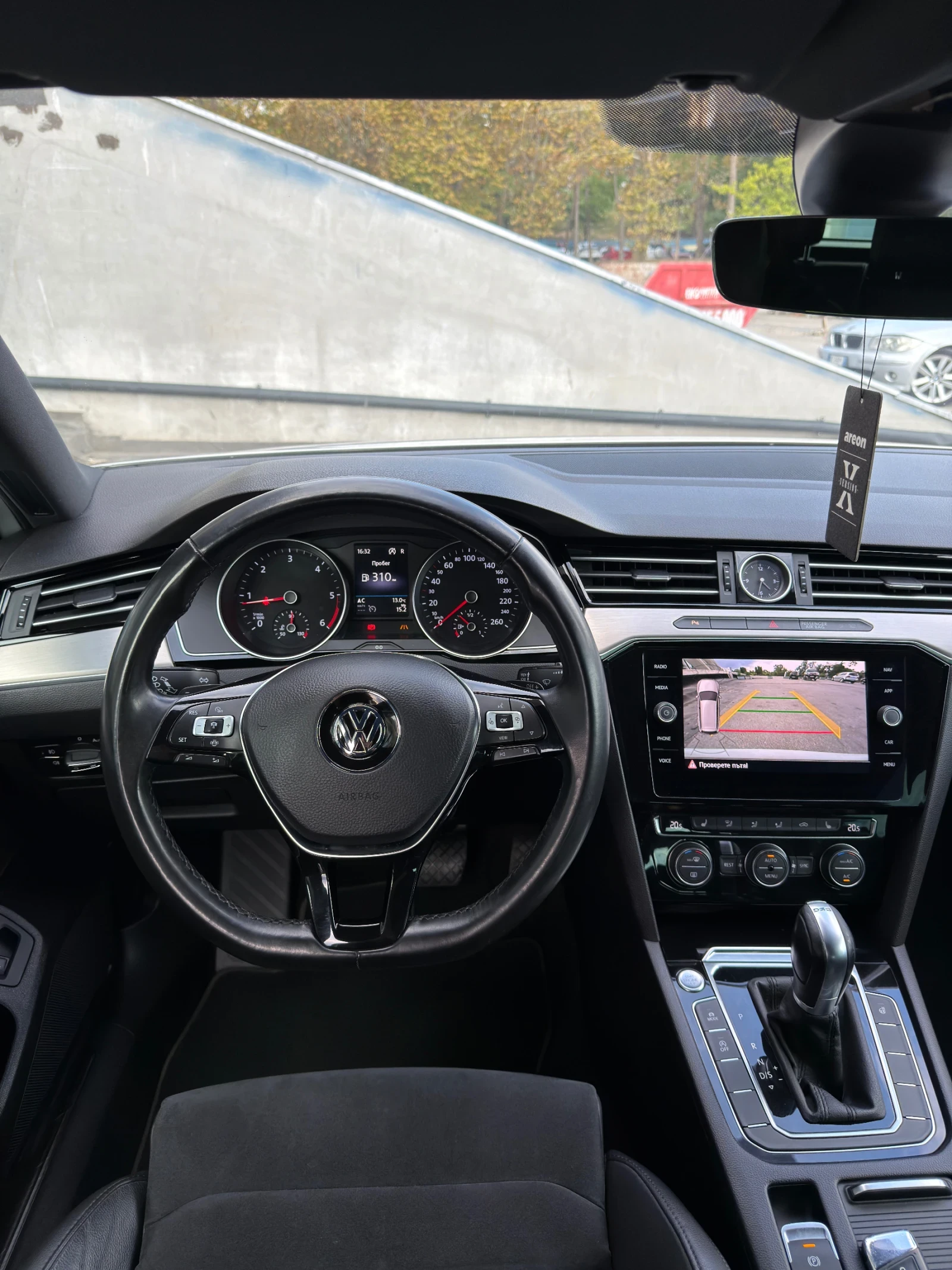 VW Passat 2.0tdi Камера Вс асистенти вс подгреви DCCокачване, снимка 10 - Автомобили и джипове - 55949535