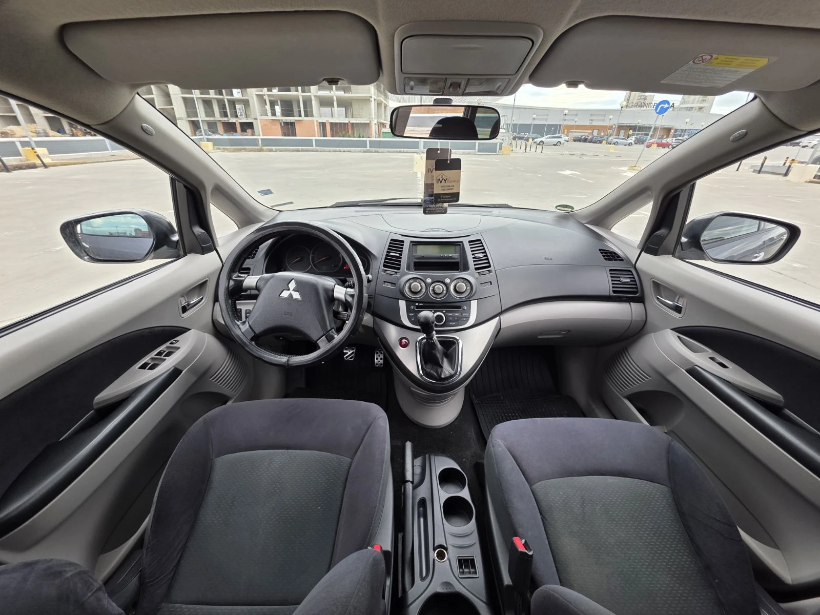Mitsubishi Grandis 2.0 TDI, снимка 12 - Автомобили и джипове - 56257911