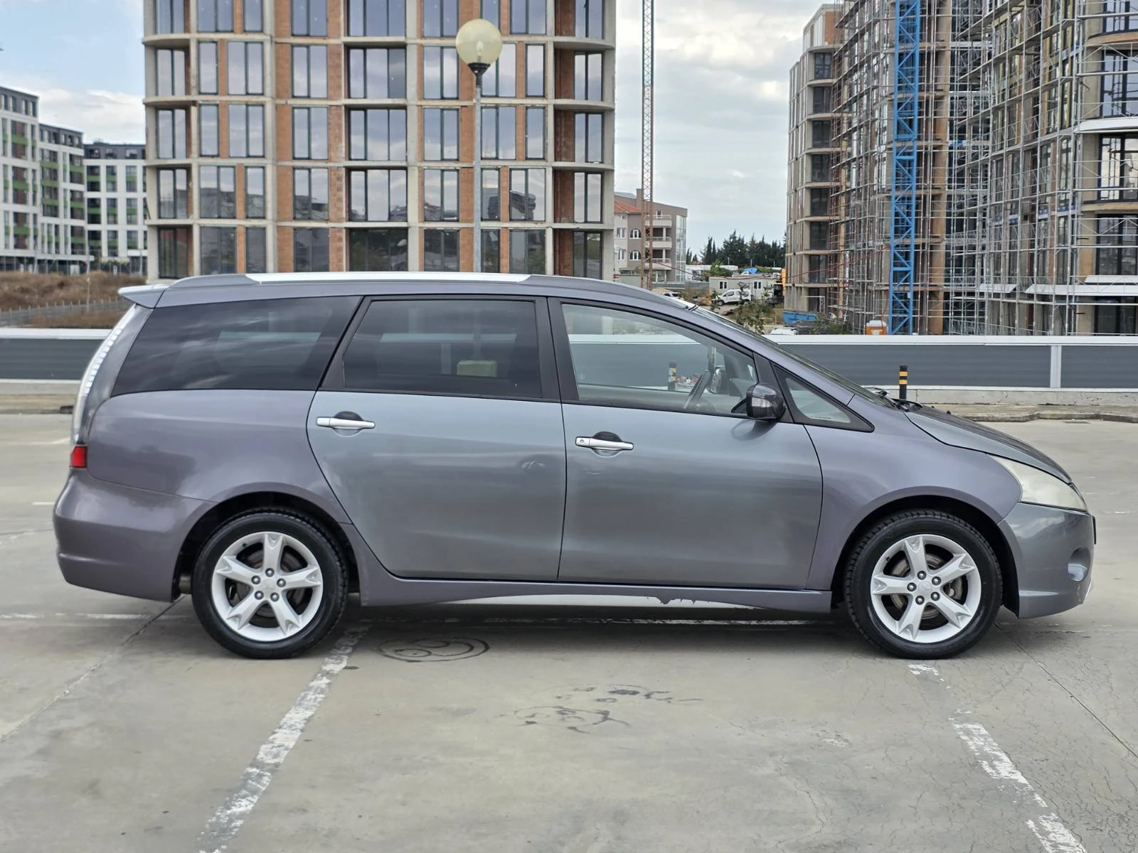 Mitsubishi Grandis 2.0 TDI, снимка 6 - Автомобили и джипове - 56257911