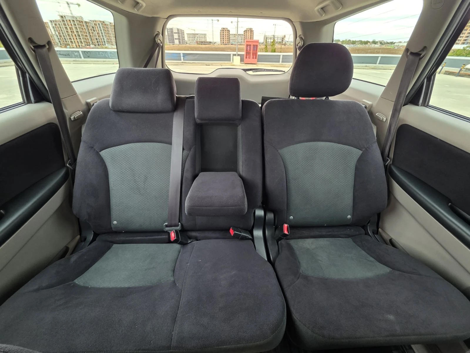 Mitsubishi Grandis 2.0 TDI, снимка 10 - Автомобили и джипове - 56257911