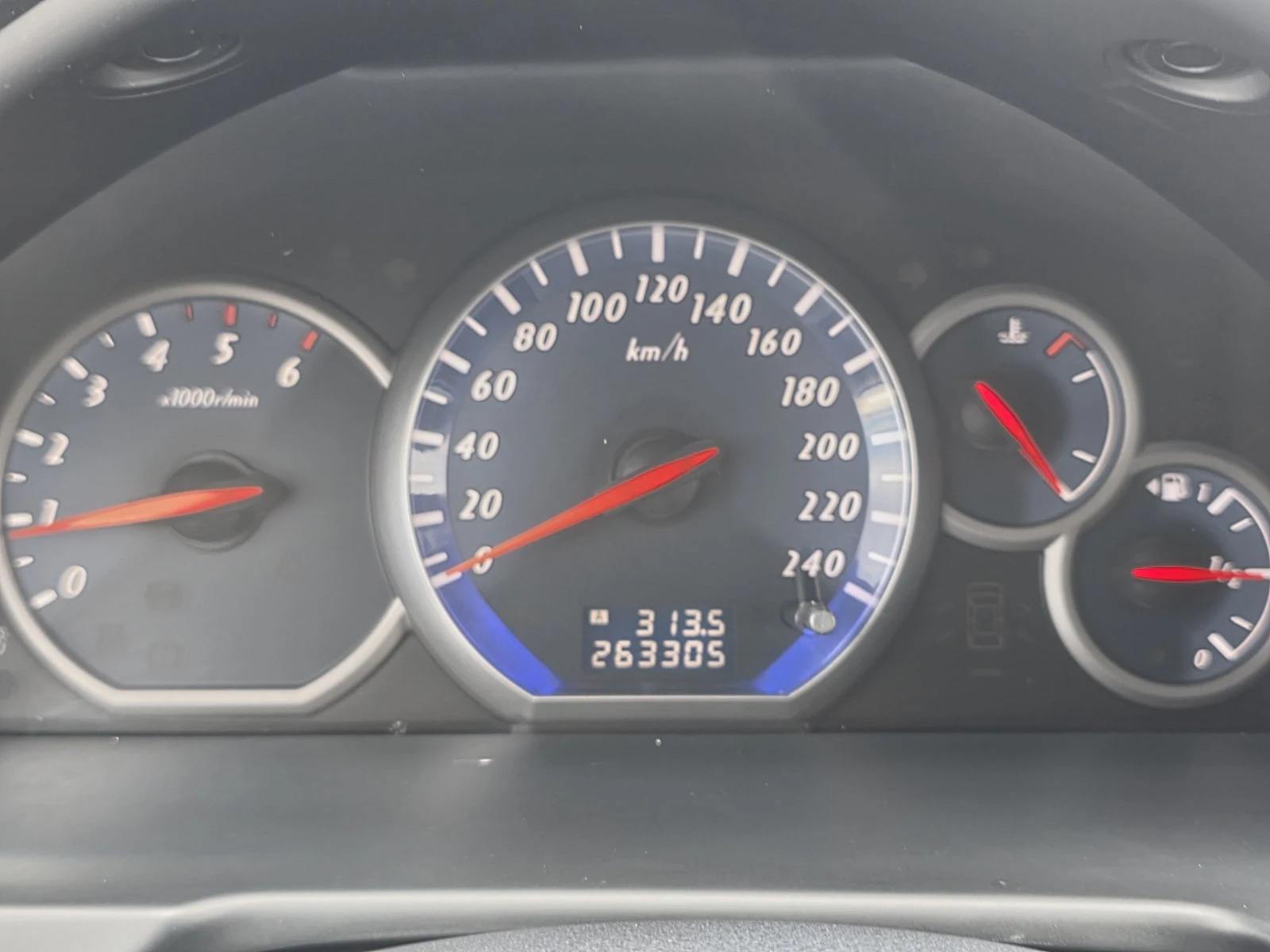 Mitsubishi Grandis 2.0 TDI, снимка 17 - Автомобили и джипове - 56257911