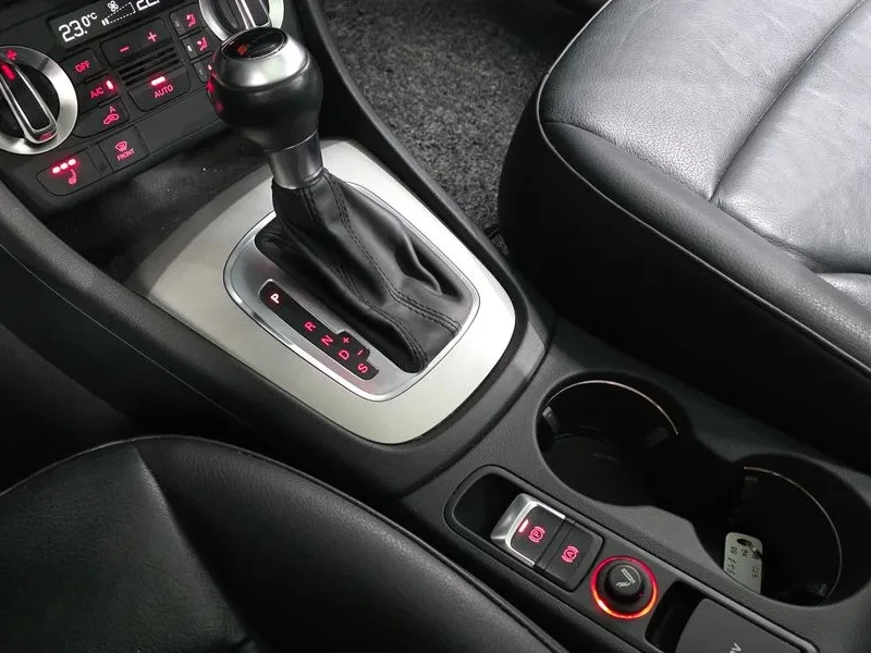 Audi Q3 2.0 Tdi Quattro, снимка 9 - Автомобили и джипове - 55736064