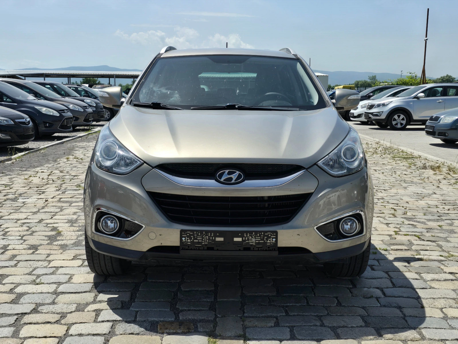 Hyundai IX35 2.0D 184кс 4х4 АВТОМАТИК КОЖА NAVI ИТАЛИЯ - изображение 2