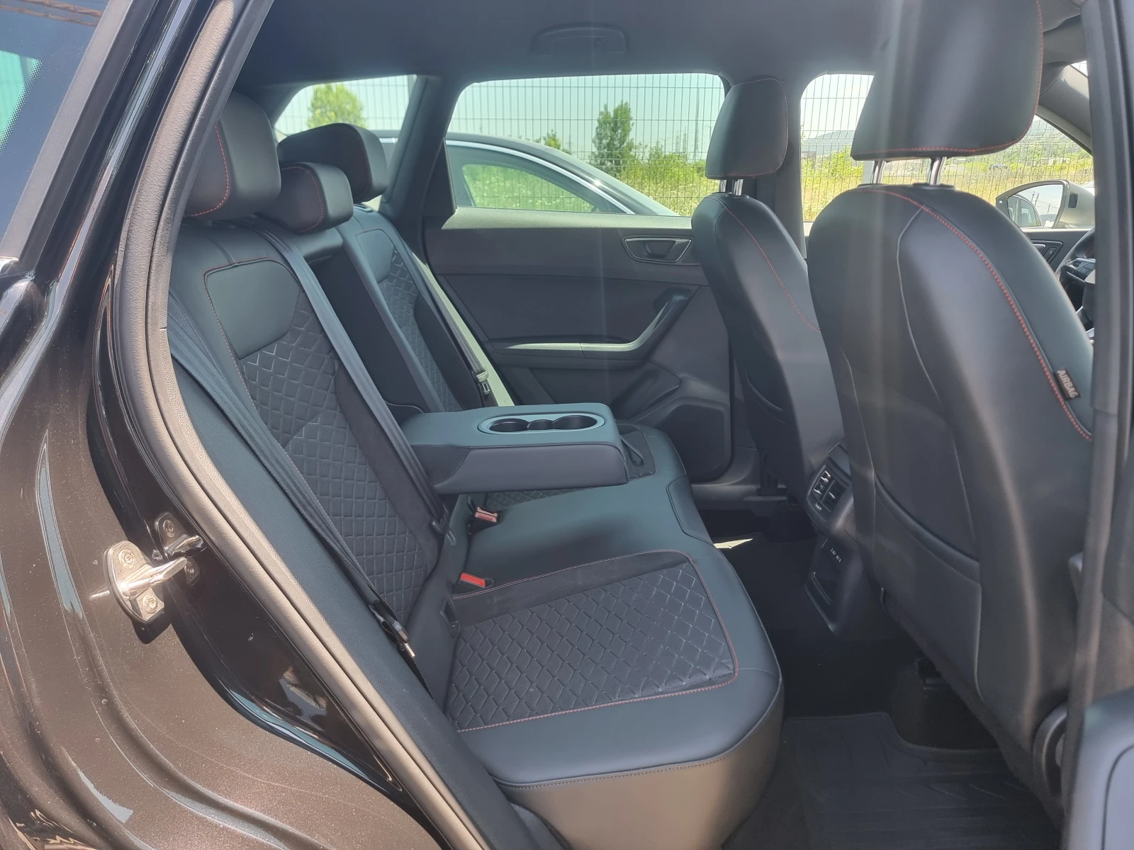 Seat Ateca 2.0 FR АВТОМАТИК 4Х4 - изображение 7