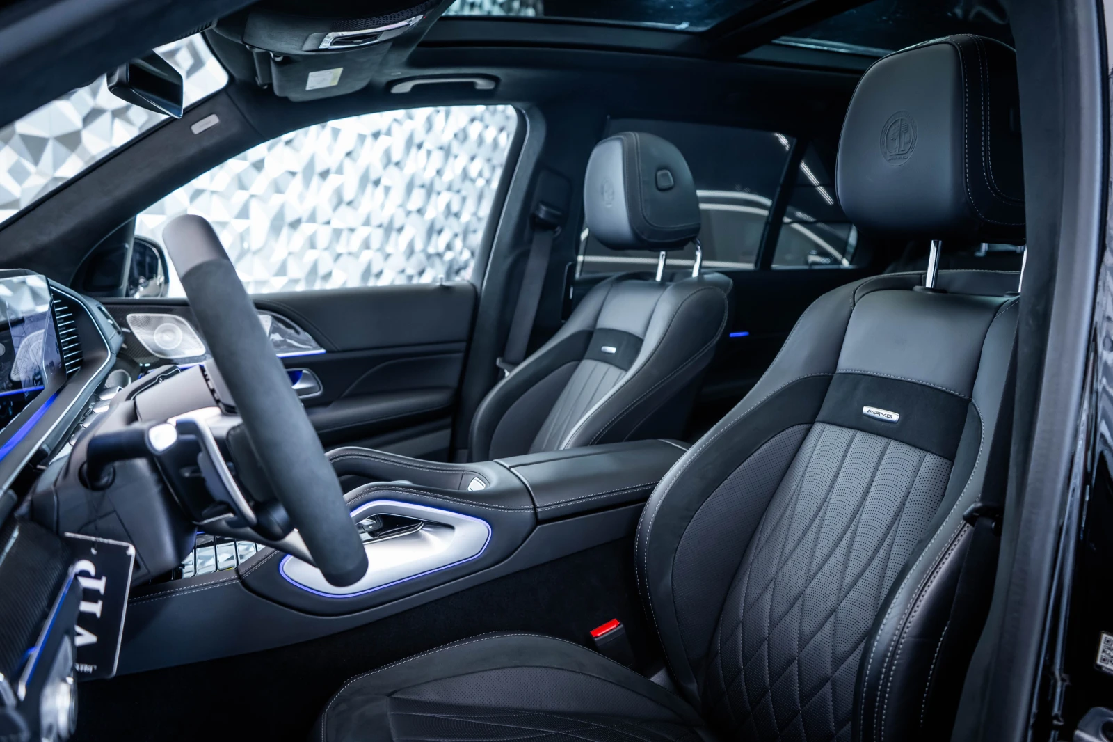 Mercedes-Benz GLE 63 S AMG Ceramic* HuD* Pano* 360* , снимка 12 - Автомобили и джипове - 53871959