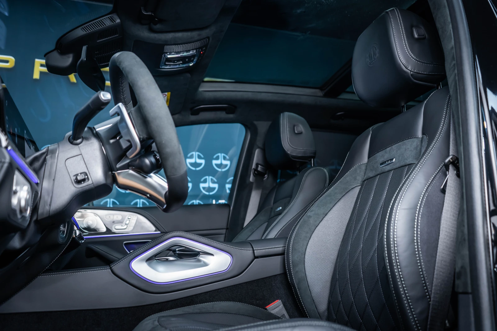 Mercedes-Benz GLE 63 S AMG Ceramic* HuD* Pano* 360* , снимка 13 - Автомобили и джипове - 53871959