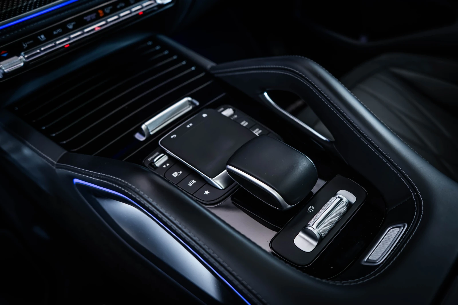 Mercedes-Benz GLE 63 S AMG Ceramic* HuD* Pano* 360* , снимка 9 - Автомобили и джипове - 53871959