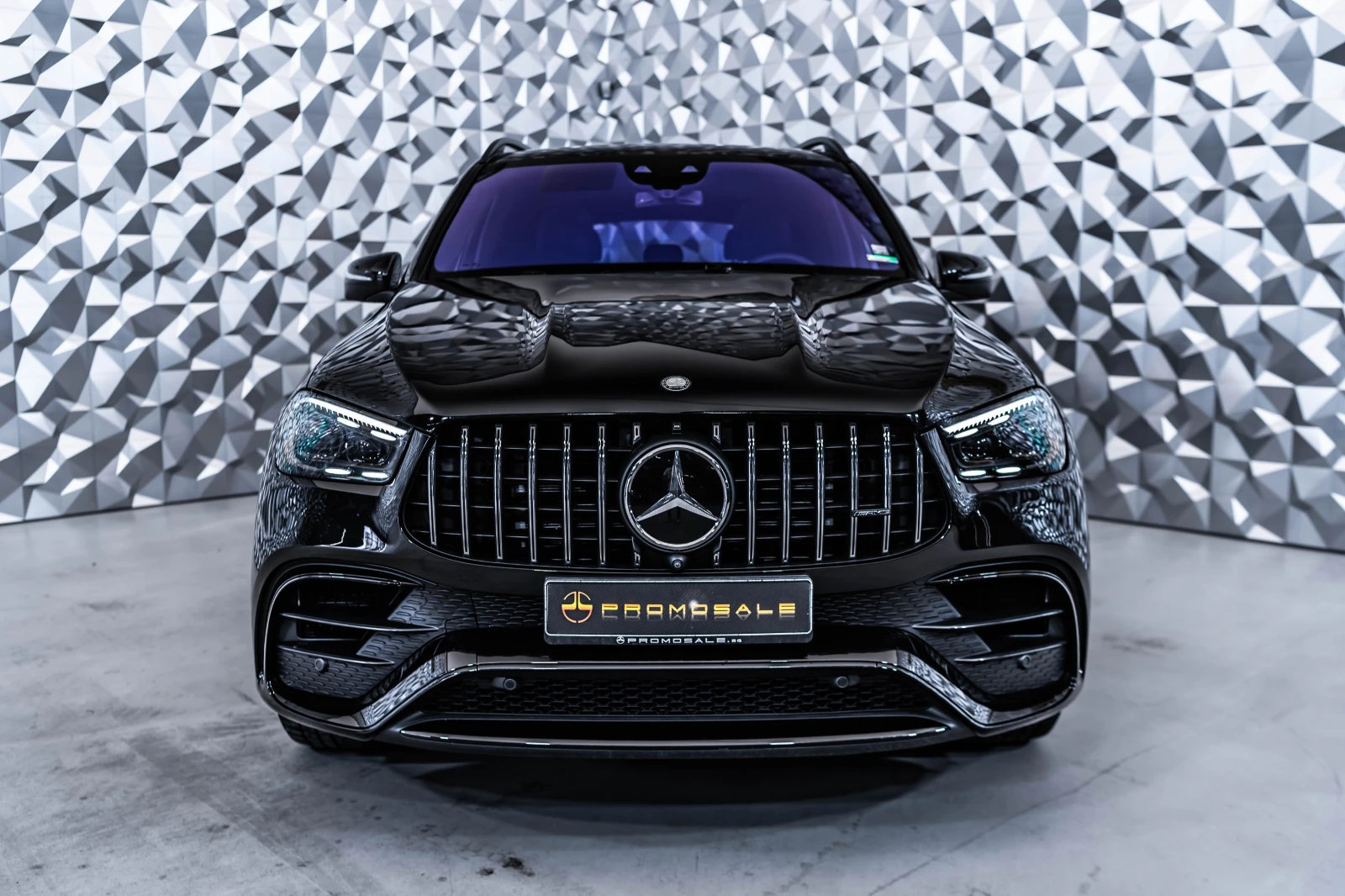 Mercedes-Benz GLE 63 S AMG Ceramic* HuD* Pano* 360* , снимка 2 - Автомобили и джипове - 53871959