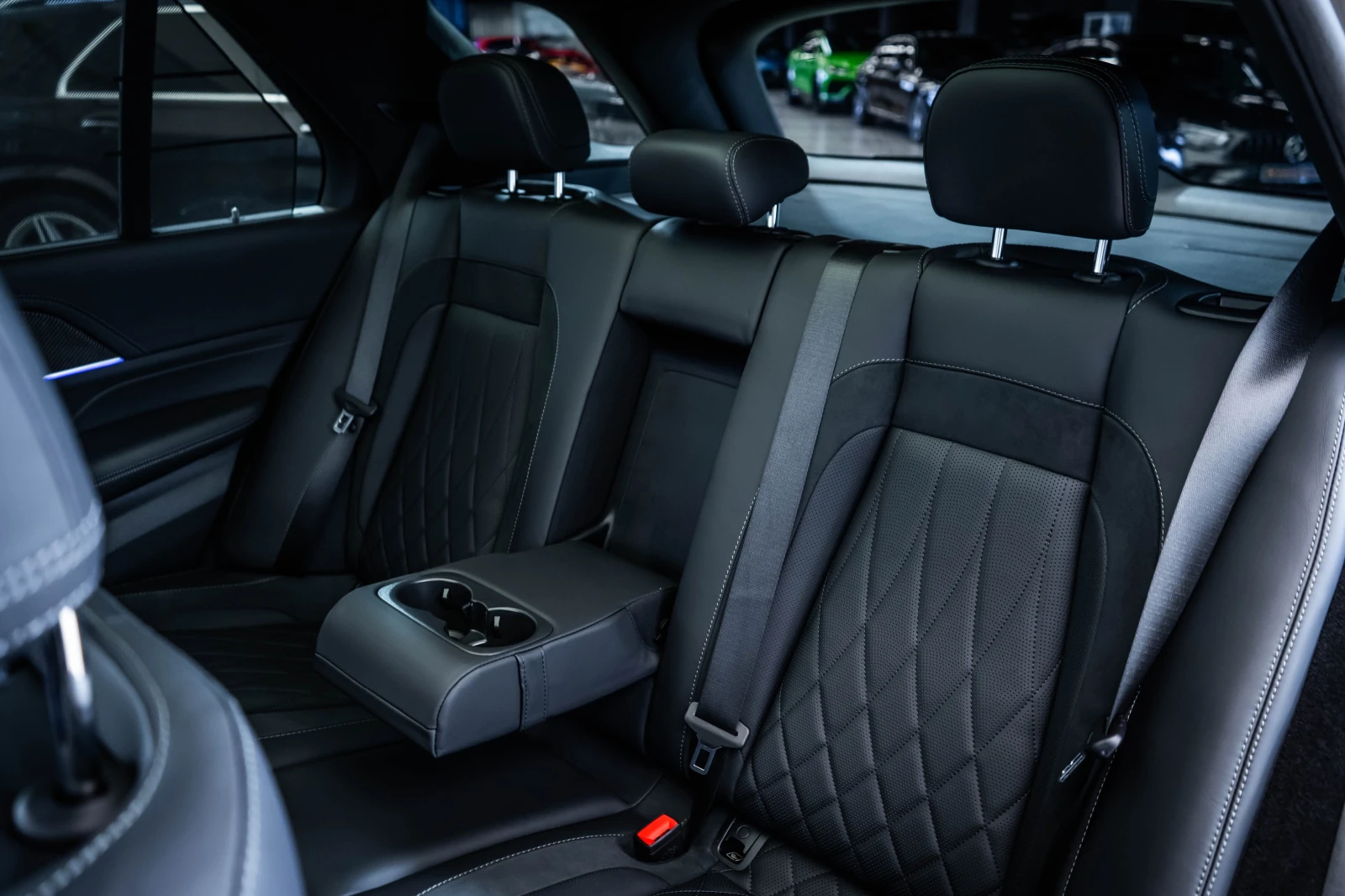 Mercedes-Benz GLE 63 S AMG Ceramic* HuD* Pano* 360* , снимка 16 - Автомобили и джипове - 53871959