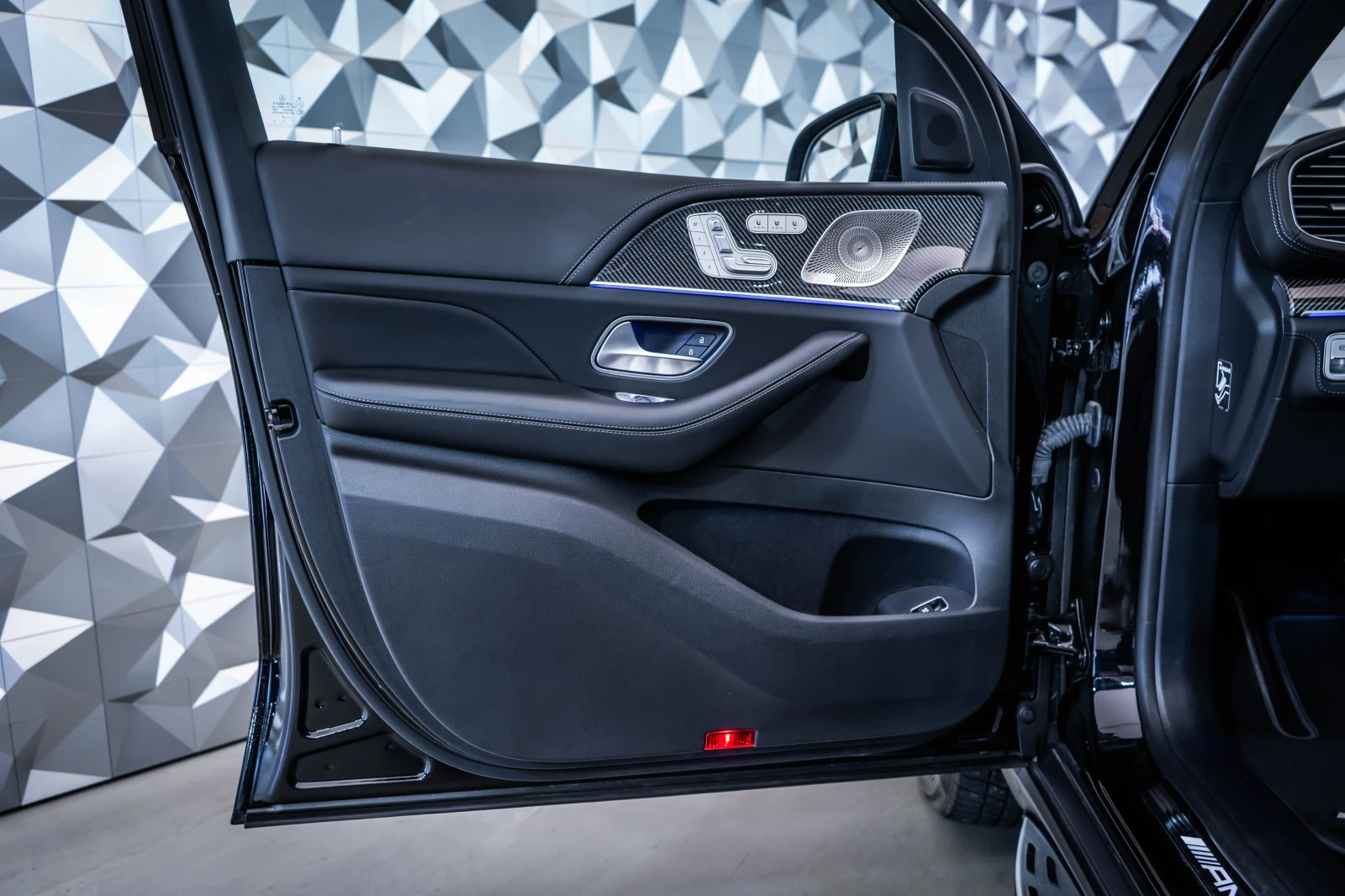 Mercedes-Benz GLE 63 S AMG Ceramic* HuD* Pano* 360* , снимка 7 - Автомобили и джипове - 53871959