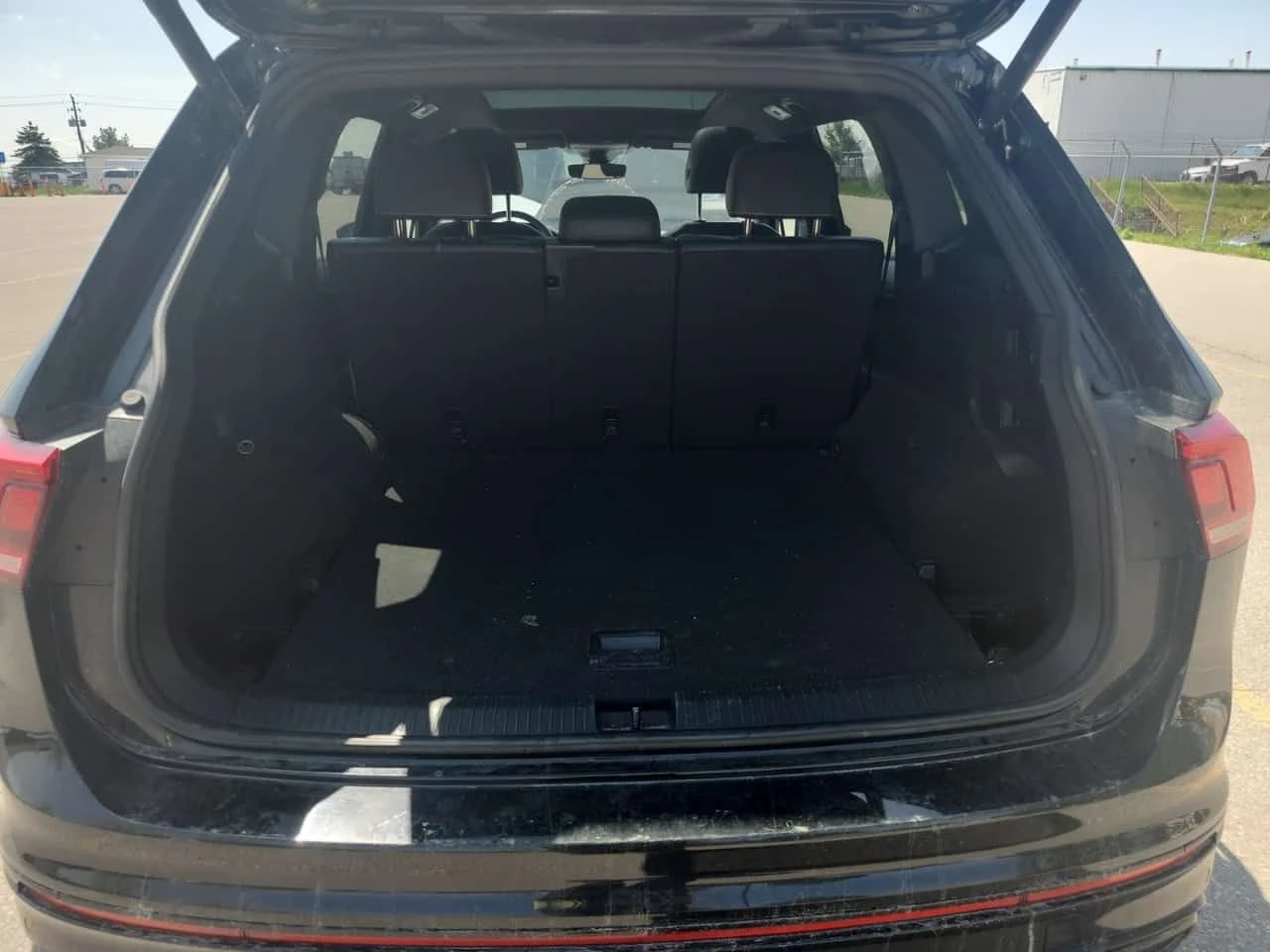 VW Tiguan 4motion/R line Black Edition/CARFAХ/ФИНАНСИРАНЕ, снимка 13 - Автомобили и джипове - 54690949