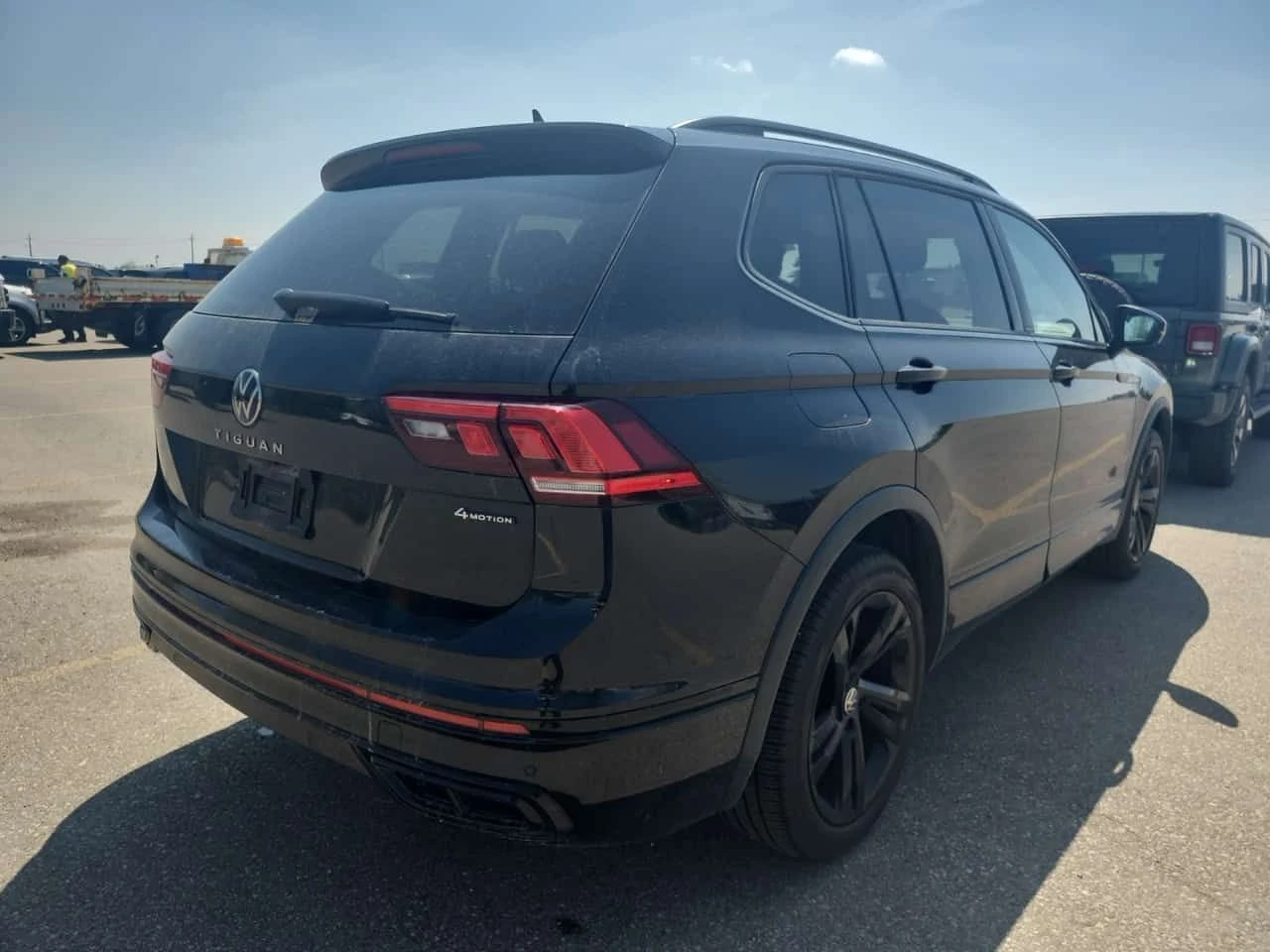 VW Tiguan 4motion/R line Black Edition/CARFAХ/ФИНАНСИРАНЕ, снимка 2 - Автомобили и джипове - 54690949
