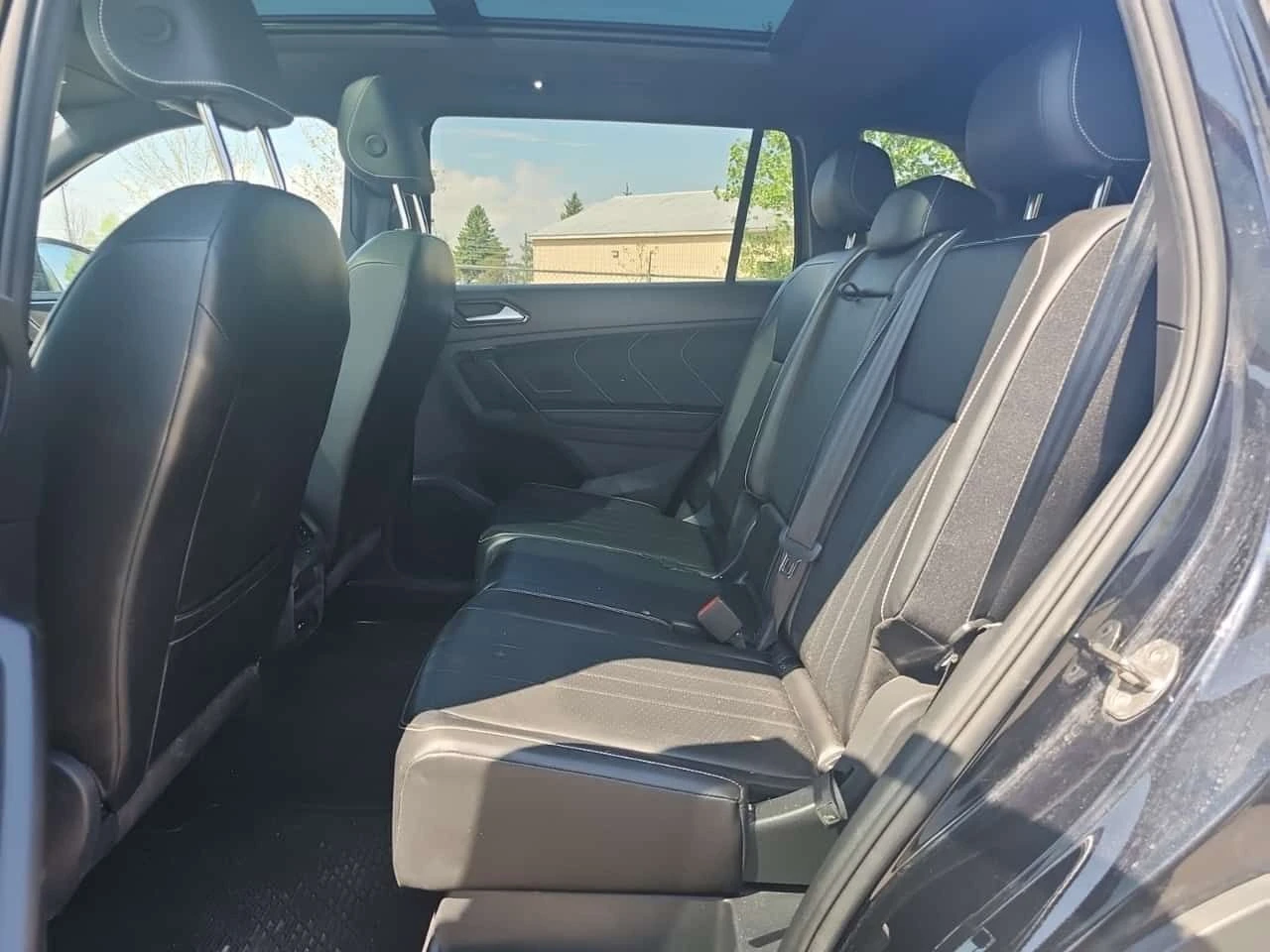VW Tiguan 4motion/R line Black Edition/CARFAХ/ФИНАНСИРАНЕ, снимка 11 - Автомобили и джипове - 54690949