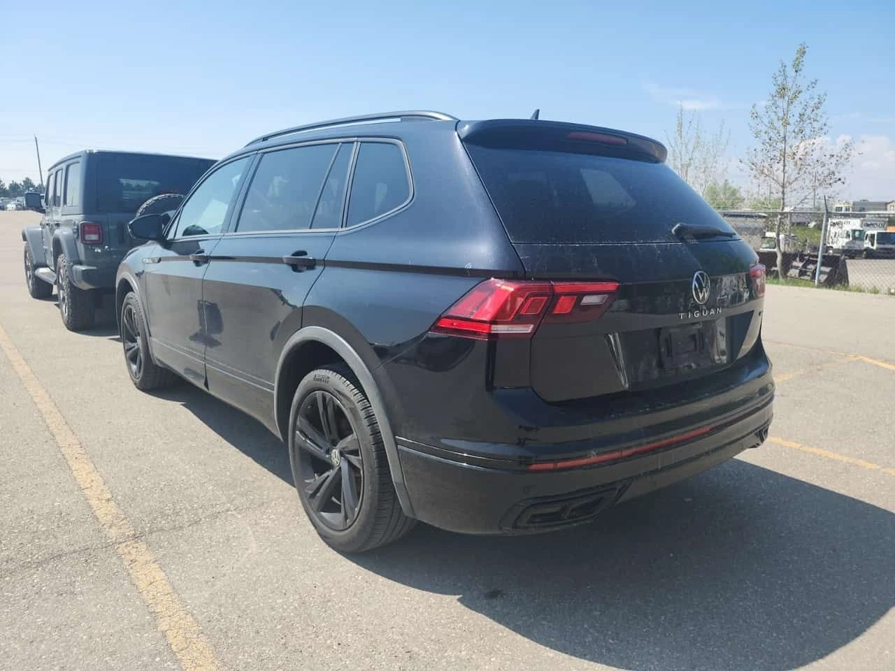VW Tiguan 4motion/R line Black Edition/CARFAХ/ФИНАНСИРАНЕ, снимка 6 - Автомобили и джипове - 54690949