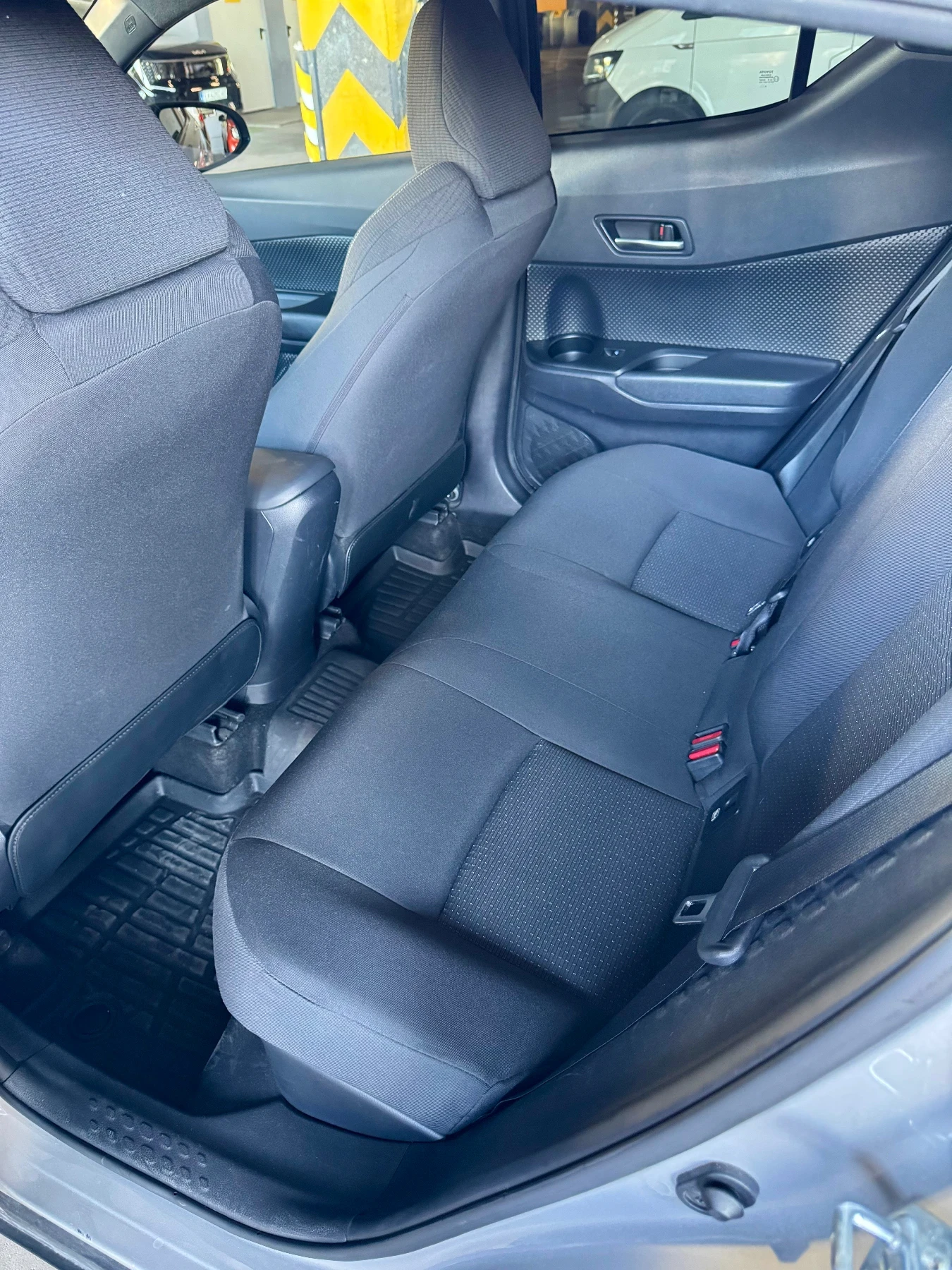 Toyota C-HR, снимка 11 - Автомобили и джипове - 55068236
