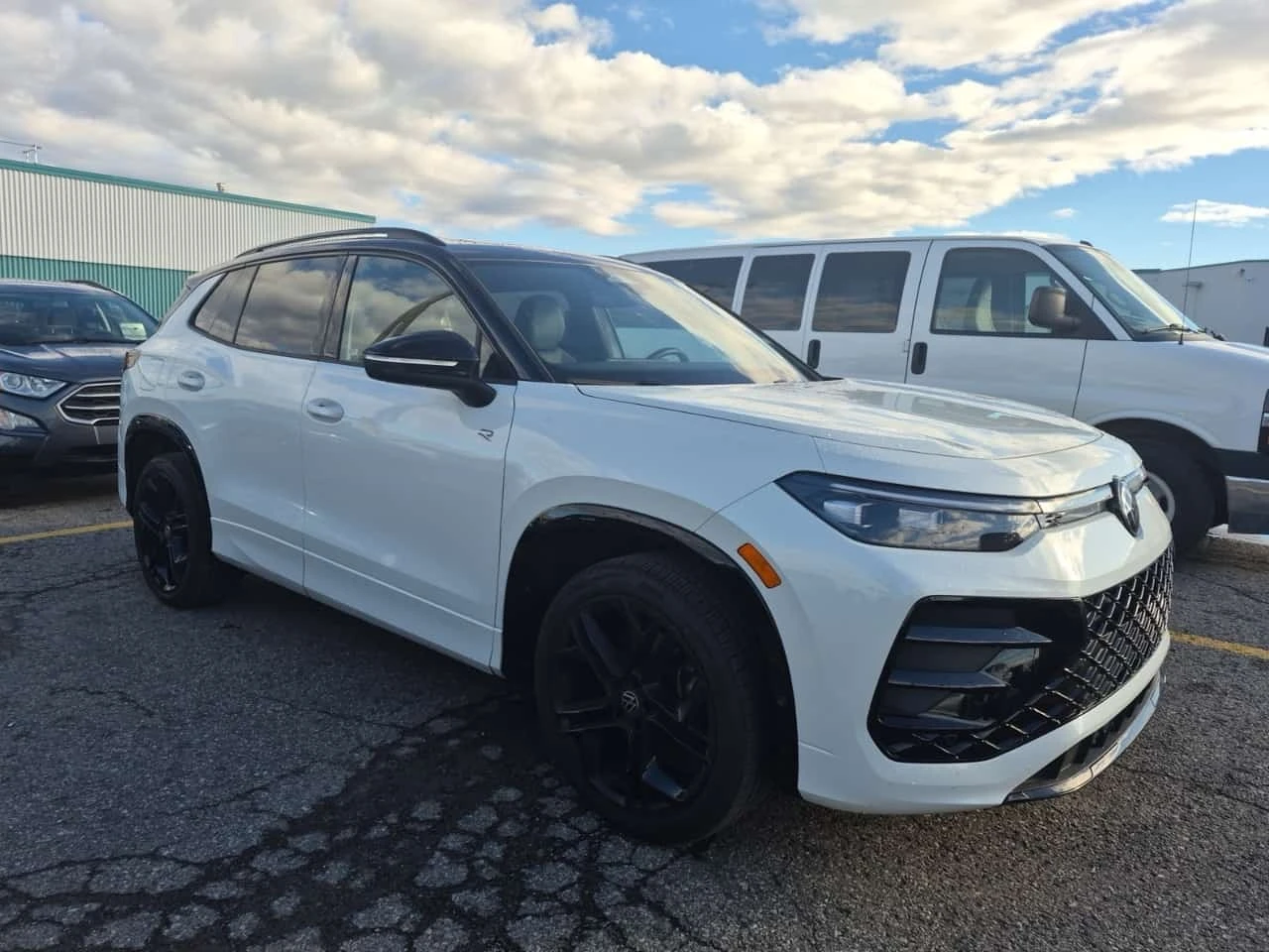 VW Tiguan * COMFORTLINE R LINE BLACK EDITION * CARFAX *  | Mobile.bg � ����������� 2