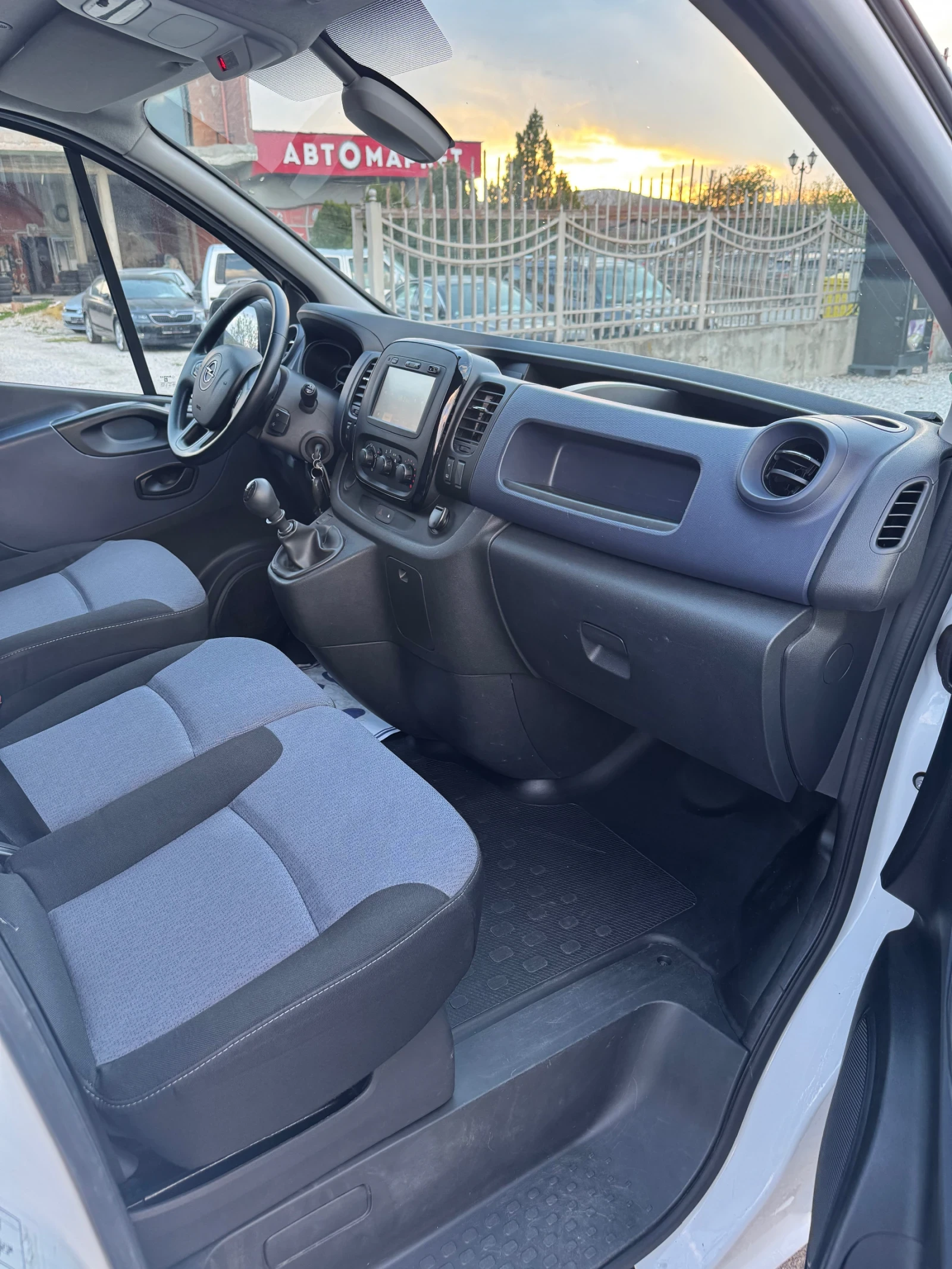 Opel Vivaro 1.6 BIturbo, снимка 7 - Бусове и автобуси - 54248742