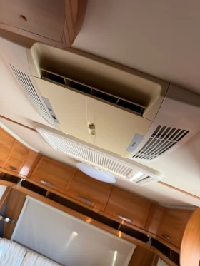 Каравана Fendt Platin , снимка 10 - Каравани и кемпери - 53684776