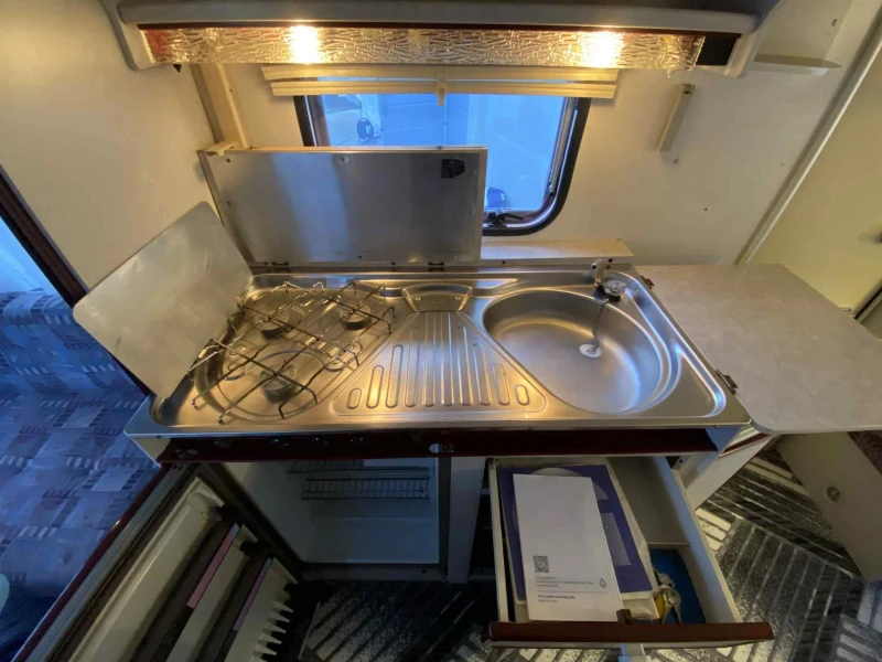 Каравана Knaus Sudwind, снимка 12 - Каравани и кемпери - 52713626