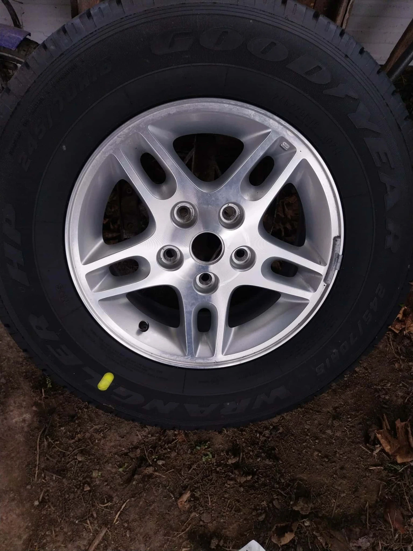 ���� � ������ 245/70R16 | Mobile.bg � ����������� 1