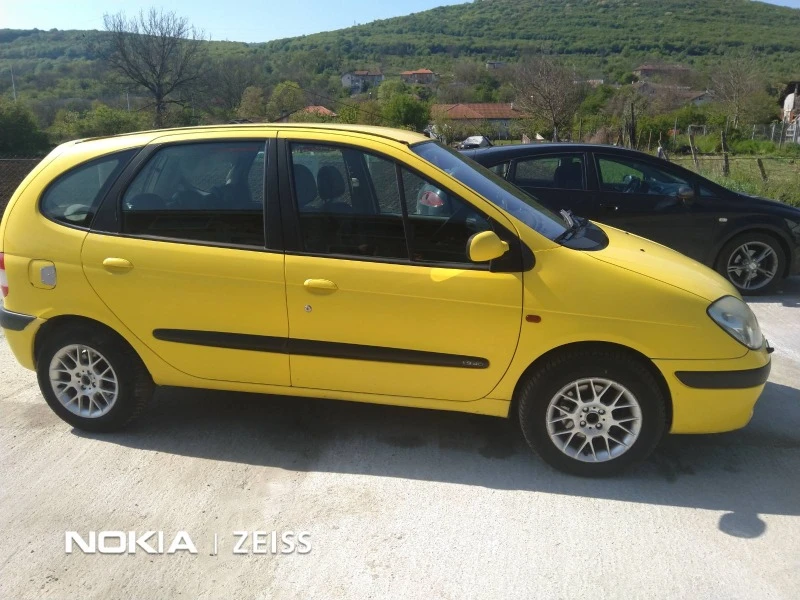 Renault Megane Scenic, снимка 8 - Автомобили и джипове - 47075206