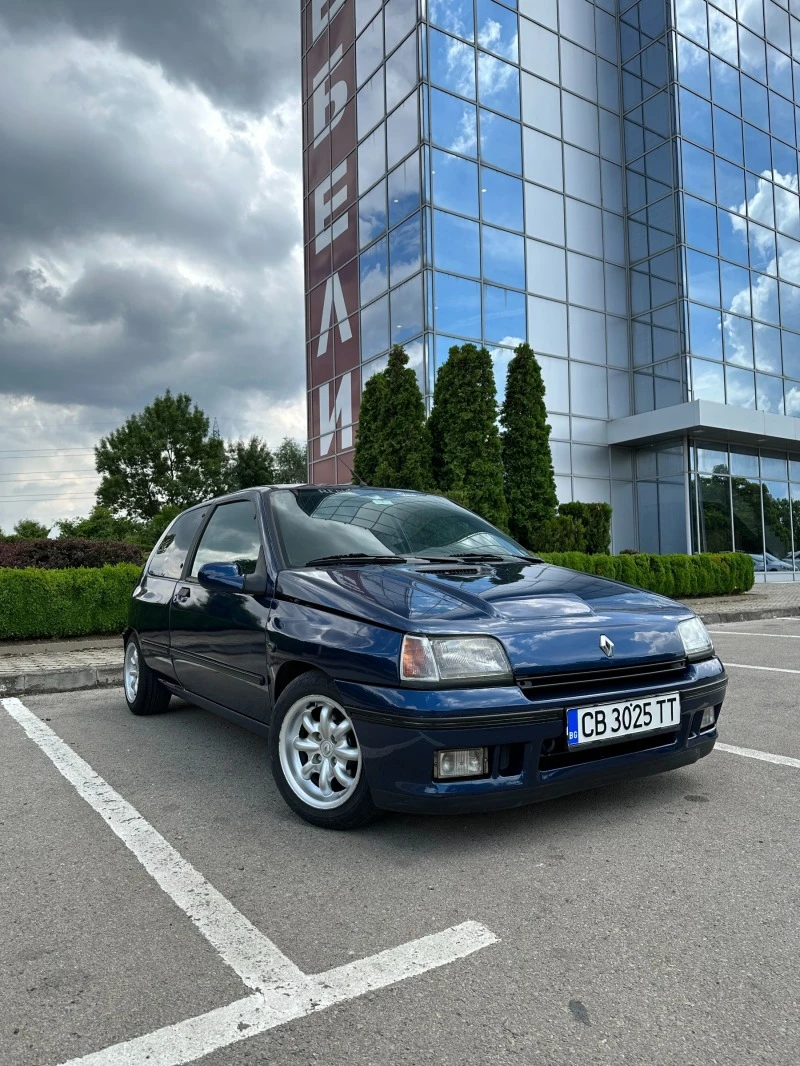 Renault Clio 1.8 16v, снимка 2 - Автомобили и джипове - 47304655