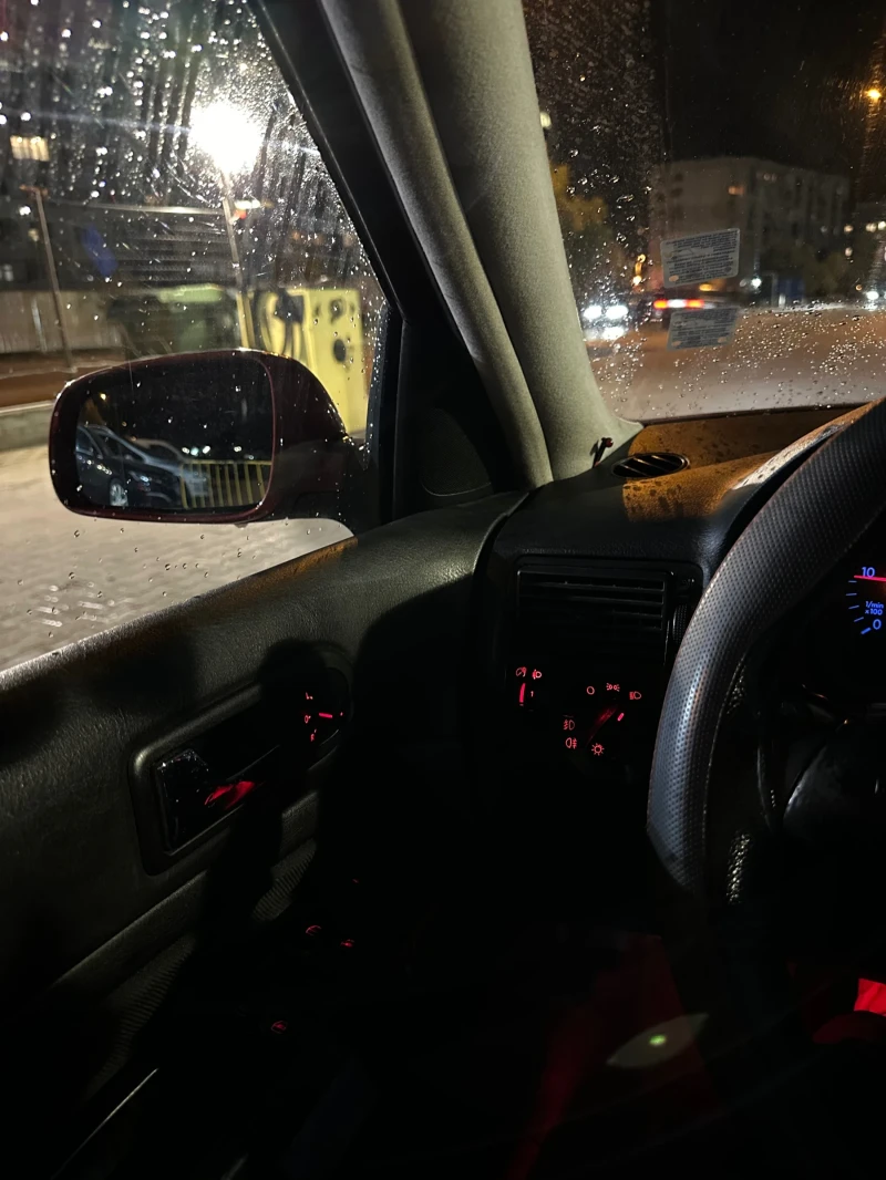 VW Golf 1.9 TDI, снимка 11 - Автомобили и джипове - 47466091