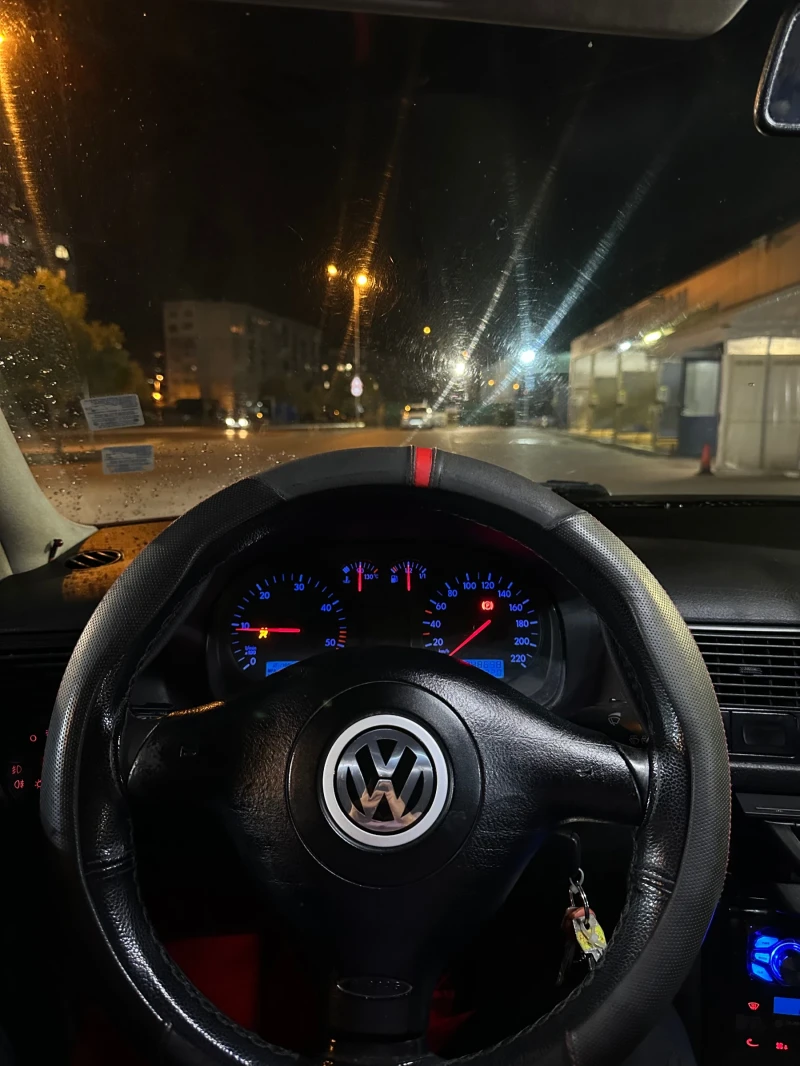 VW Golf 1.9 TDI, снимка 9 - Автомобили и джипове - 47466091