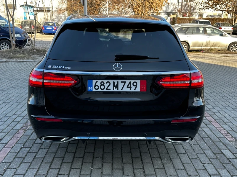 Mercedes-Benz E 300 de/2021г/2xAMG/Burmester/Alcantara/LED, снимка 5 - Автомобили и джипове - 48901257