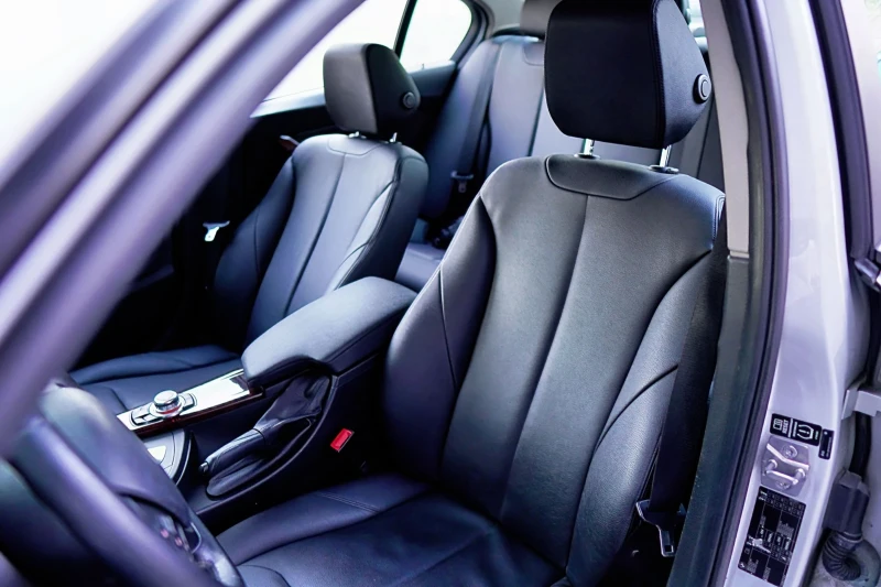 BMW 320, снимка 10 - Автомобили и джипове - 52326427