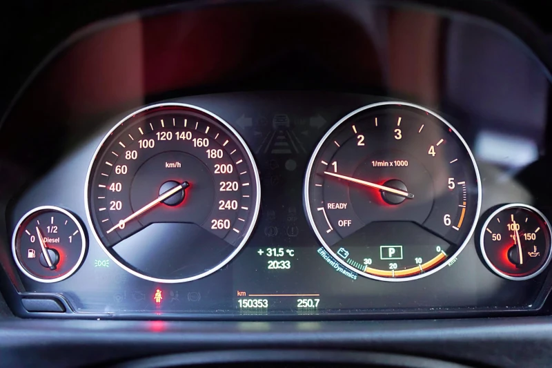 BMW 320, снимка 11 - Автомобили и джипове - 52326427