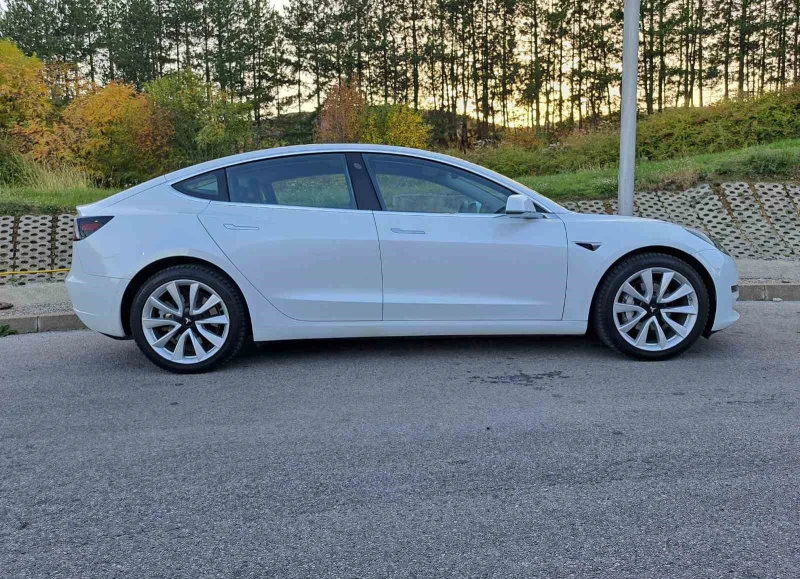 Tesla Model 3 Dual Motor Long Range, снимка 9 - Автомобили и джипове - 52325119