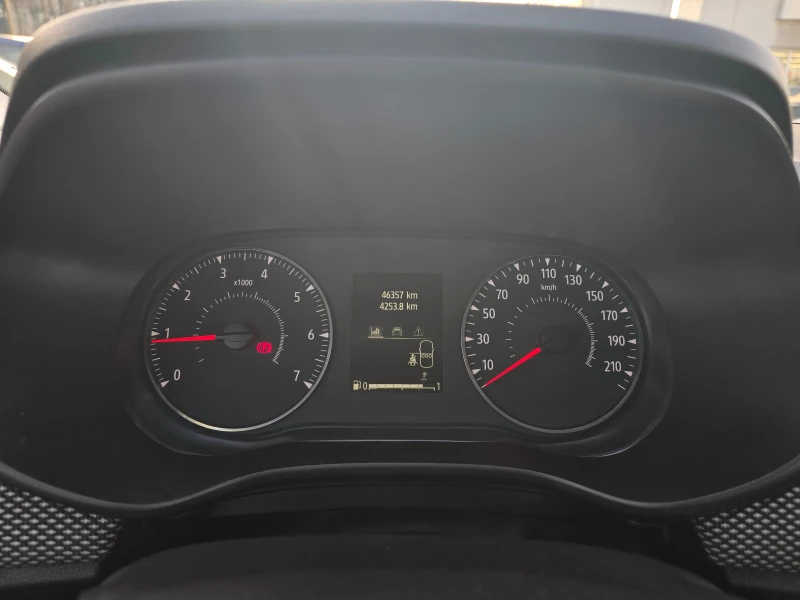 Dacia Sandero Stepway 1.0 Tce, снимка 11 - Автомобили и джипове - 52875760