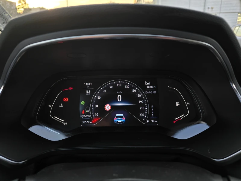 Renault Captur 1.3 Tce Intens, снимка 11 - Автомобили и джипове - 52884888