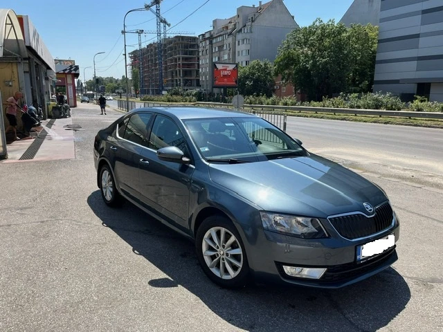 Skoda Octavia 1.6 TDI, снимка 8 - Автомобили и джипове - 48586471