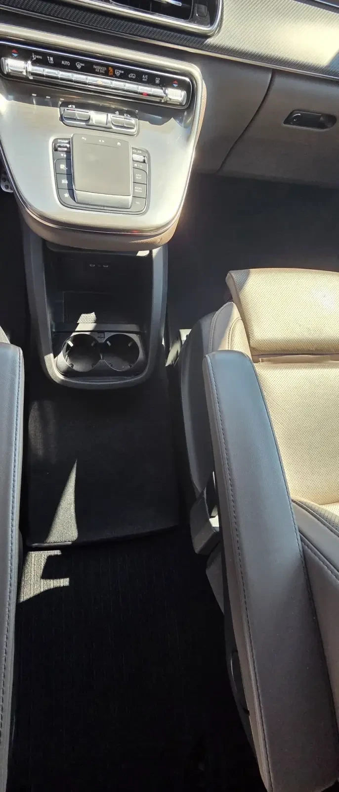 Mercedes-Benz V 300 Extralong 4Matic Exclusive, снимка 7 - Автомобили и джипове - 55739870