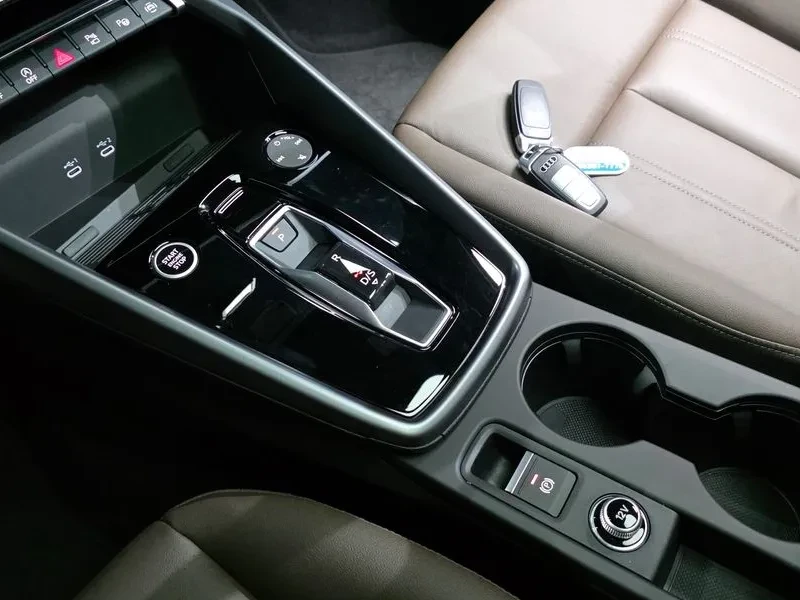 Audi A3 (8Y) 40 Tfsi, снимка 9 - Автомобили и джипове - 56067897