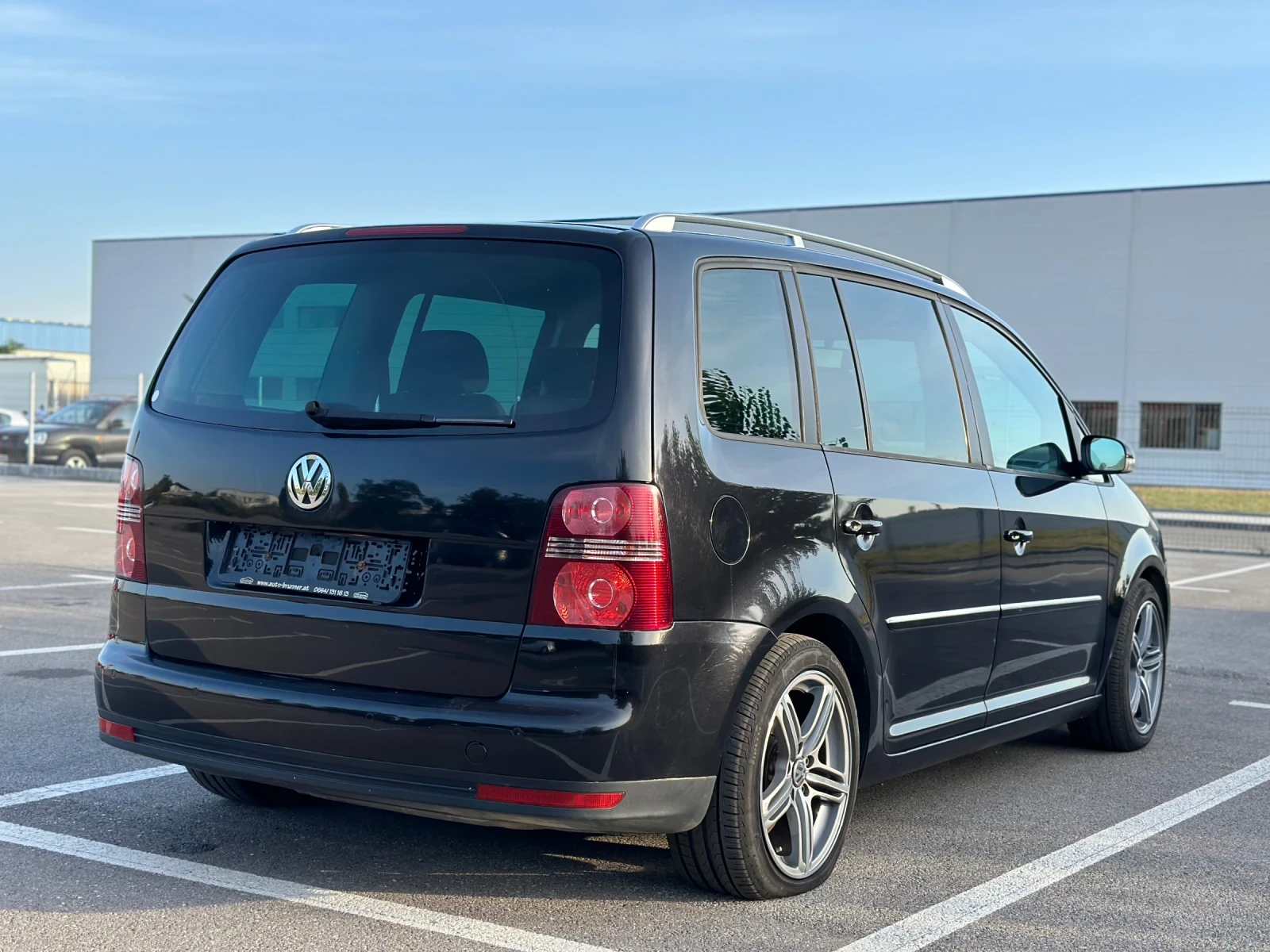 VW Touran 1.9 TDI 105кс Facelift HighLine - изображение 3