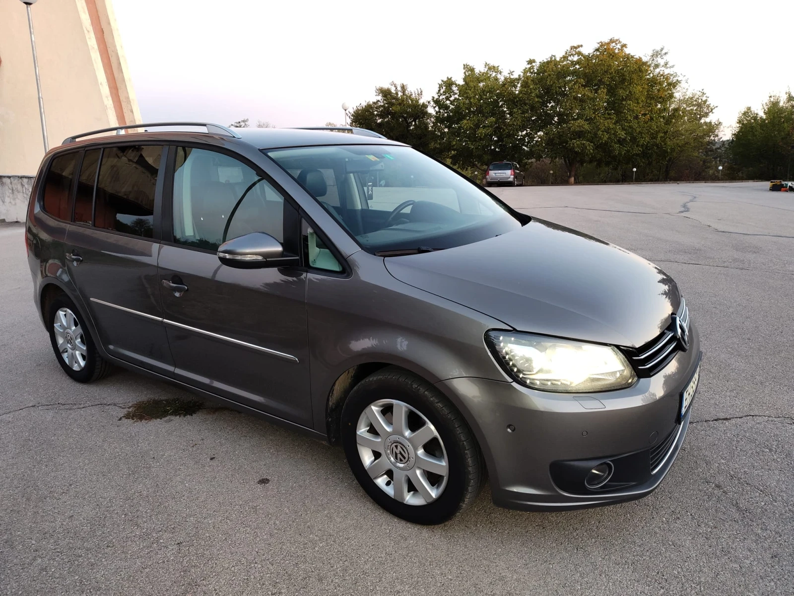 VW Touran 2.0 TDI * 140кс * 2012* АВТОМАТИК* ЕВРО 5*  - изображение 4