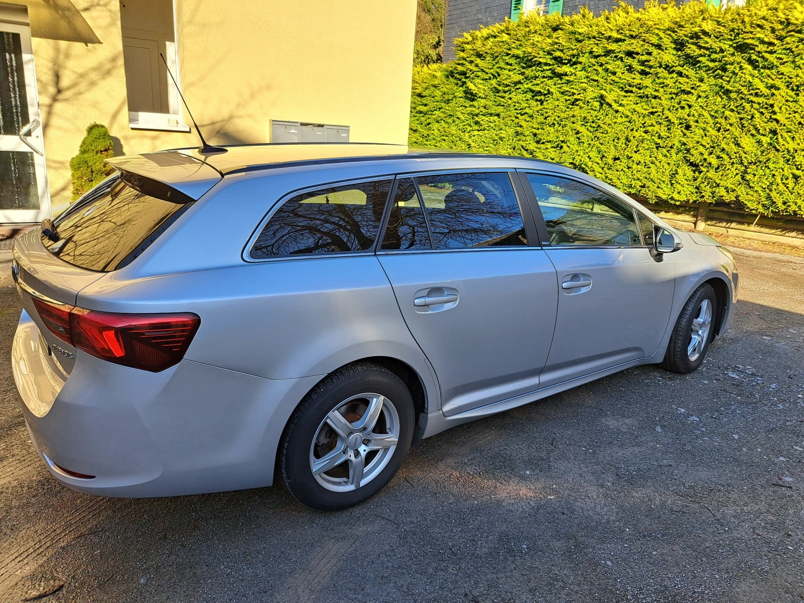 Toyota Avensis 147p.s. 1, 8 benzin - изображение 9
