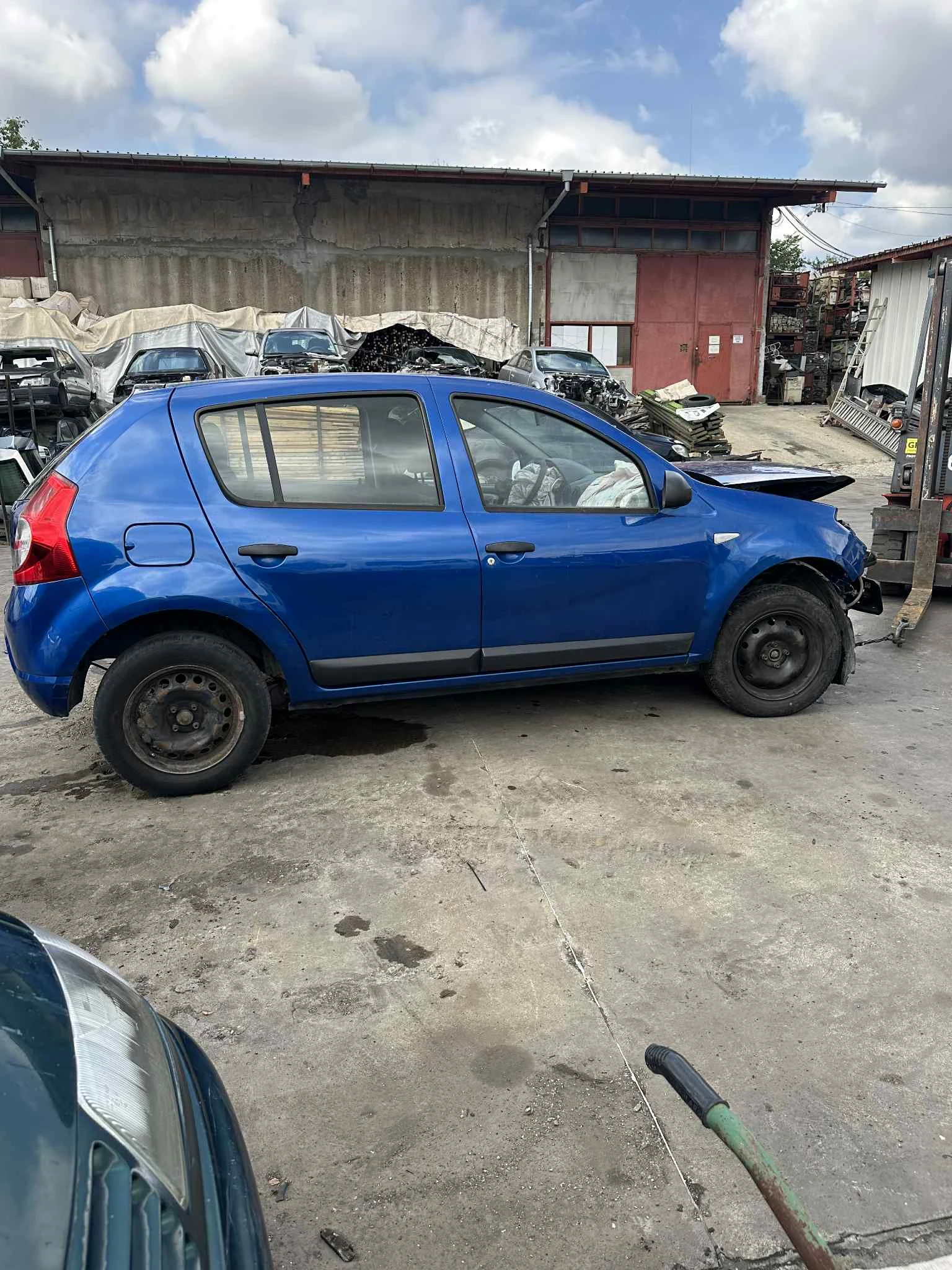 Dacia Sandero  - изображение 5