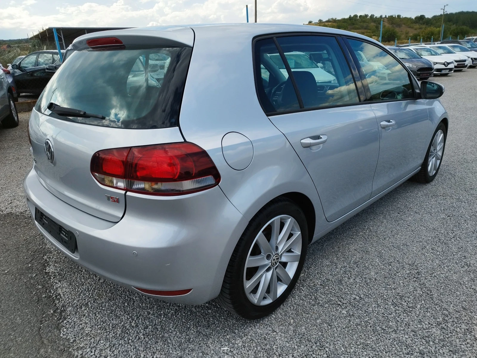 VW Golf 1.4I-АВТОМАТ HIGH-LINE - изображение 5