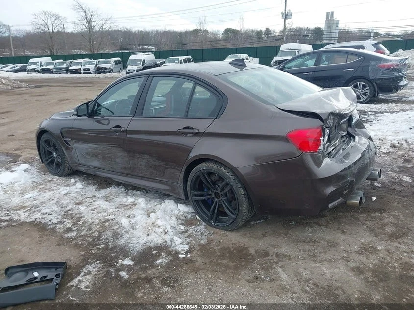 BMW M3, снимка 2 - Автомобили и джипове - 53895573