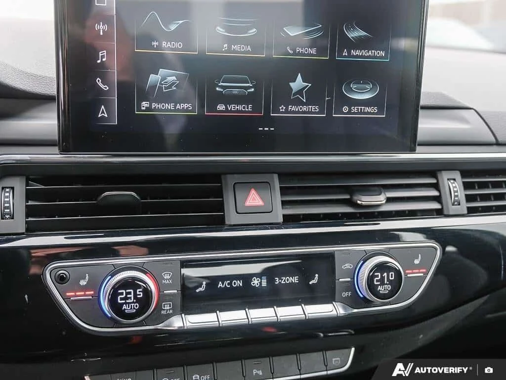 Audi A4 * 45 2.0T Komfort quattro 7sp S Tronic * CARFAX * , снимка 13 - Автомобили и джипове - 53951999