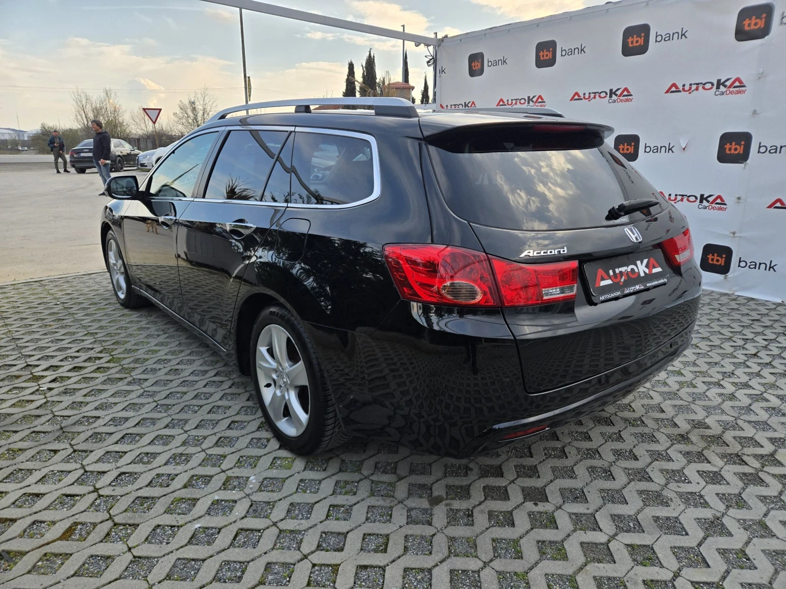 Honda Accord 2.2D-150кс= АВТОМАТ= ДИСТРОНИК= ПОДГРЕВ= EXECUTIVE, снимка 5 - Автомобили и джипове - 54044139