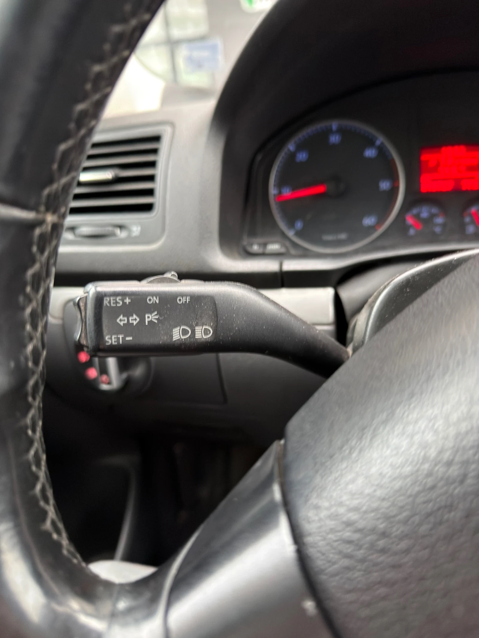 VW Golf 1.9 TDI BKC 6ск, снимка 4 - Автомобили и джипове - 54101172