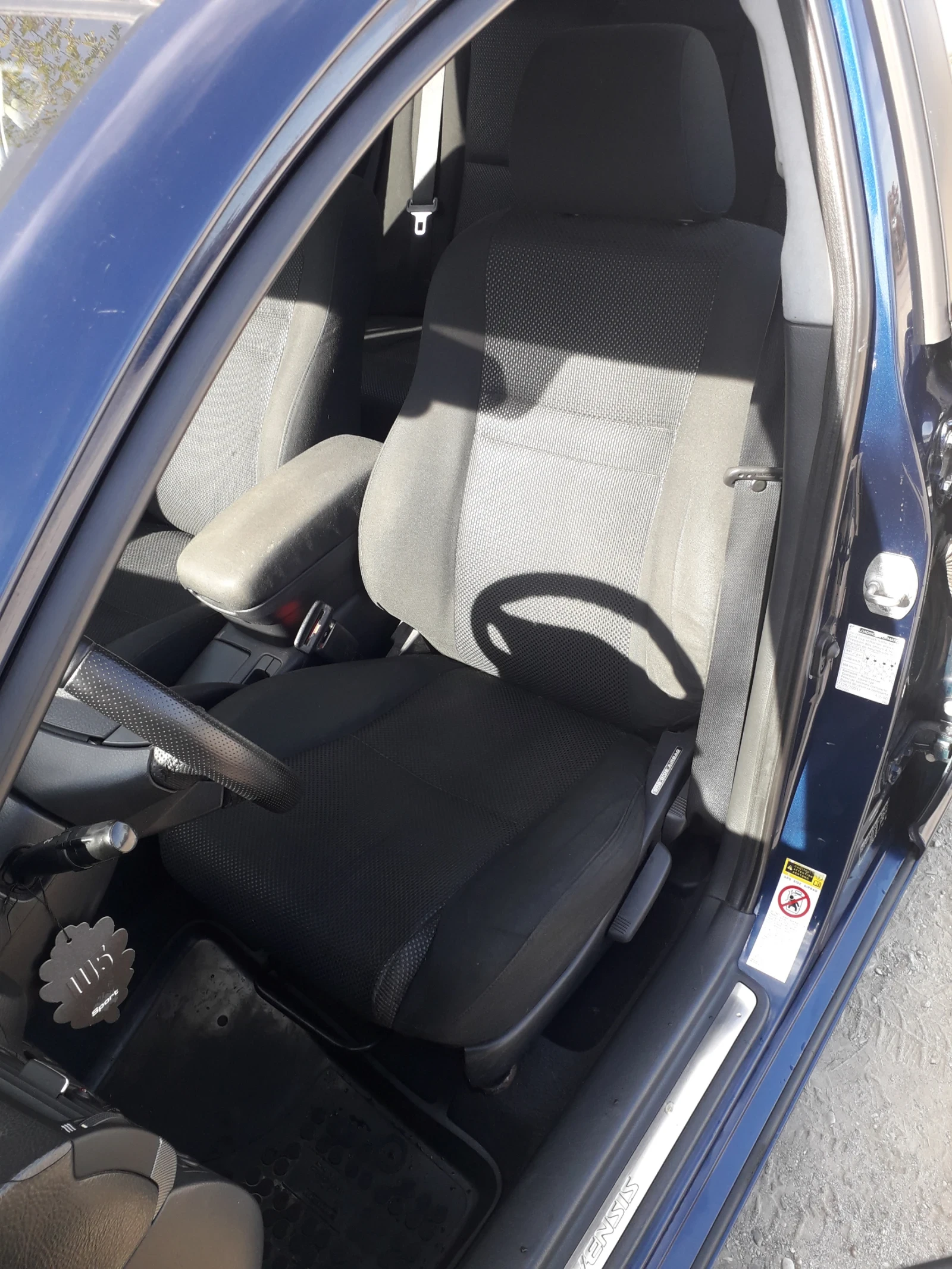 Toyota Avensis Лек Автомобил , снимка 10 - Автомобили и джипове - 54155787