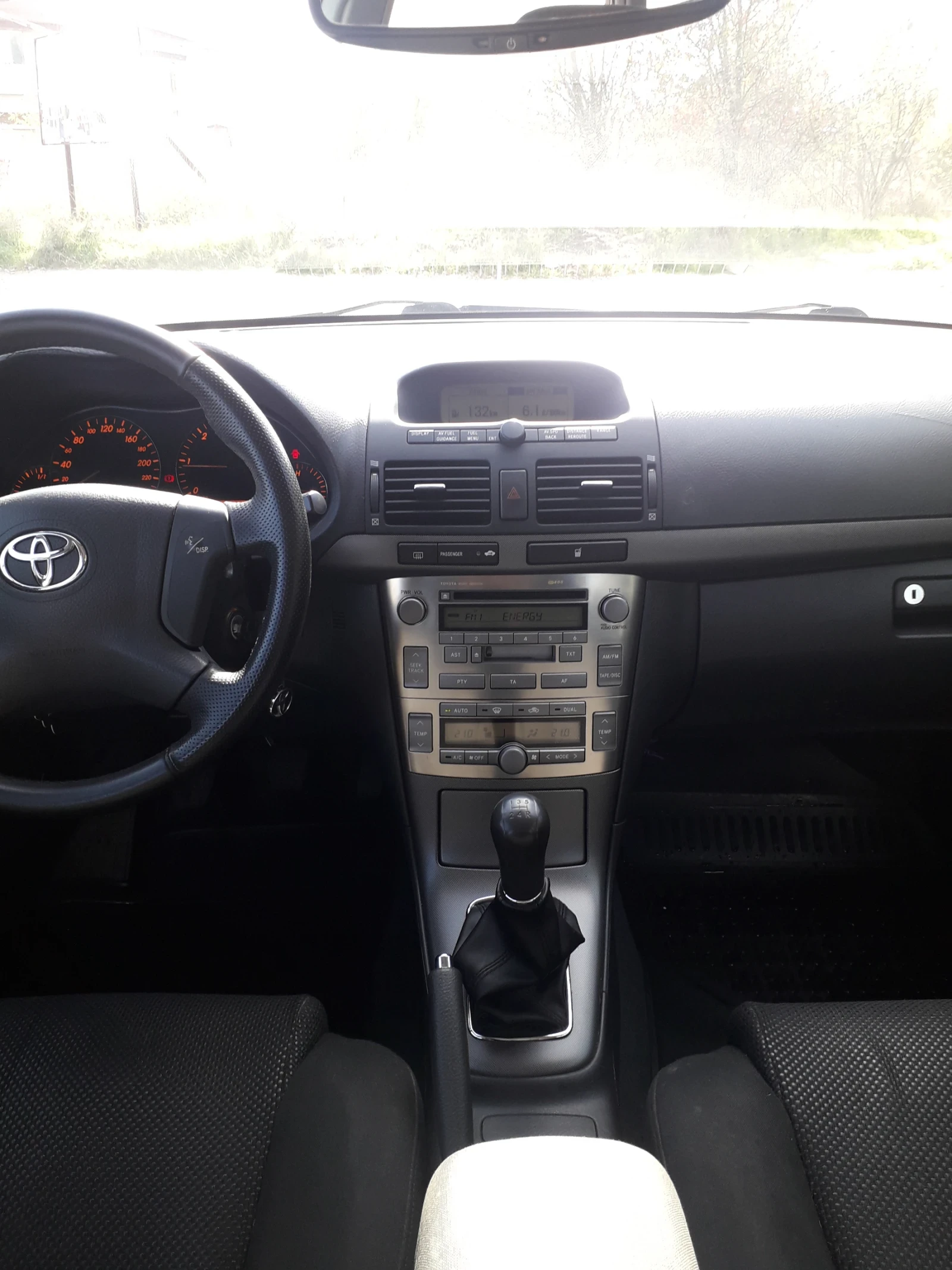 Toyota Avensis Лек Автомобил , снимка 11 - Автомобили и джипове - 54155787