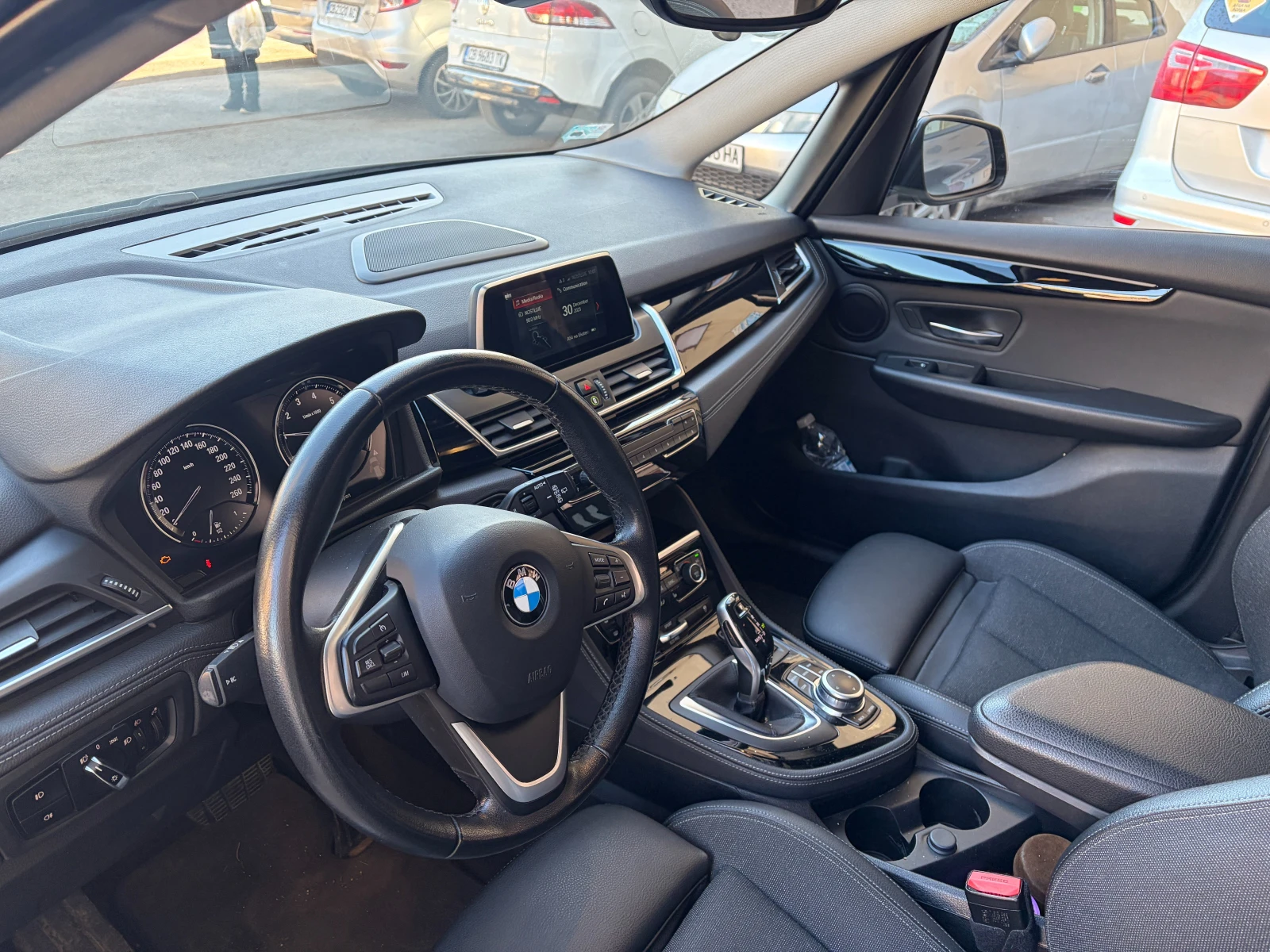 BMW 2 Gran Tourer 218i, снимка 6 - Автомобили и джипове - 54270612