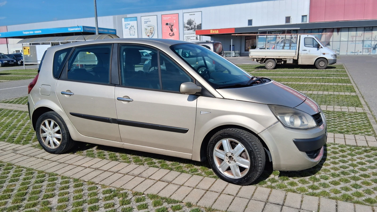 Renault Scenic, снимка 3 - Автомобили и джипове - 54348035
